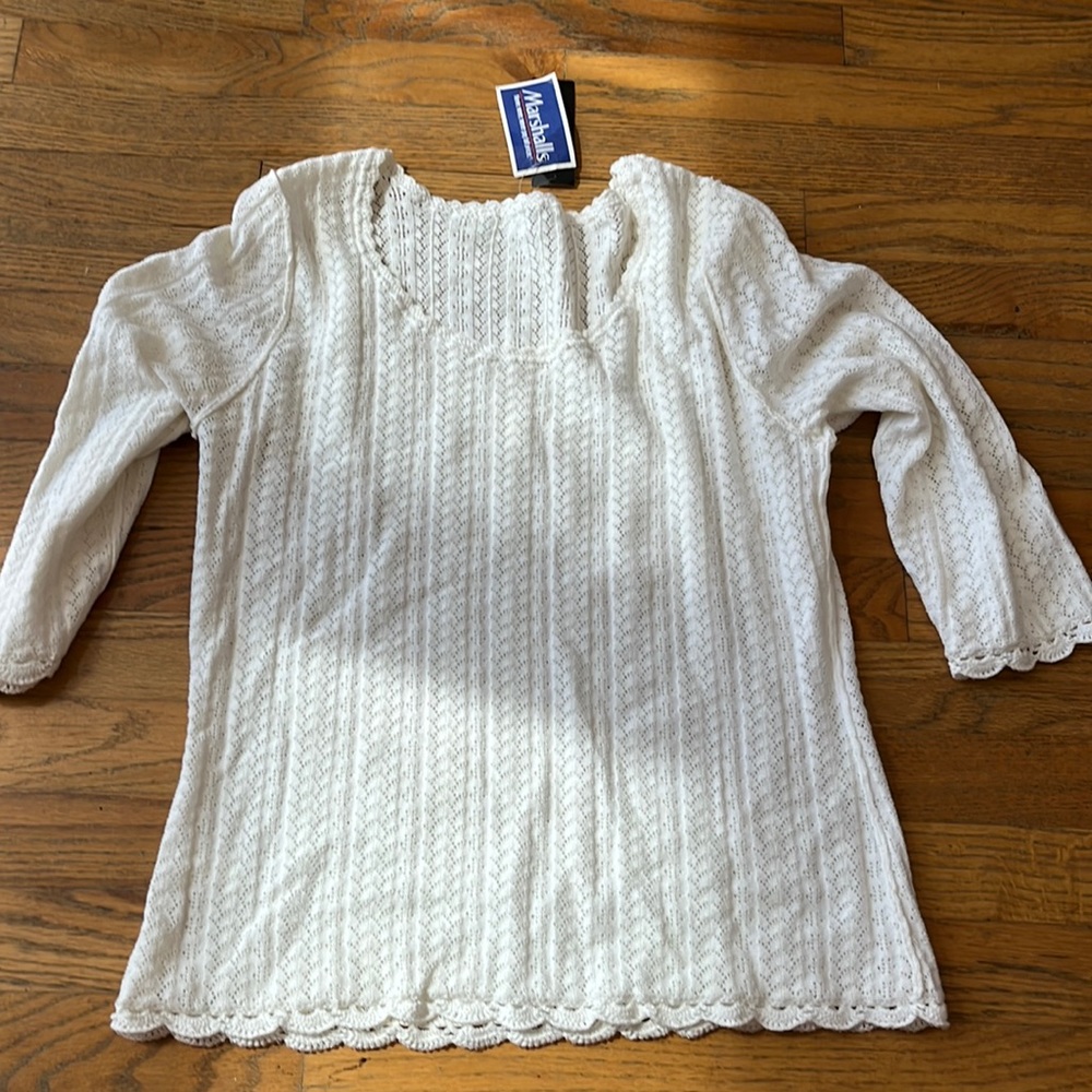 White top 3/4 sleeves
